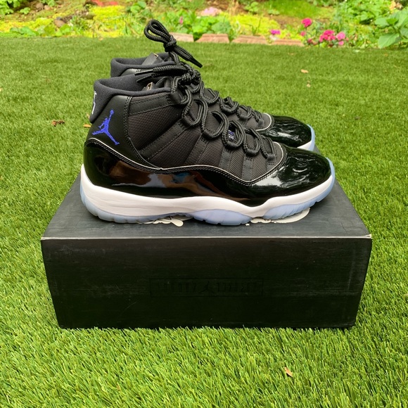 Jordan 11 Space Jams main image 6